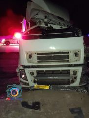 تصادف کامیون و تریلی در جاده راور_دیهوک با یک کشته و ۳ مصدوم