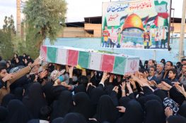 گزارش تصویری استقبال گرم‌ راوری‌ها از یک لاله‌ی بی‌نشان در روز سرد پاییزی