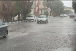 فیلمی از بارش باران در شهر راور و آبگرفتگی معابر