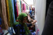 احیای فرش راور با ایجاد بیش از ۱۰۰۰ فرصتِ شغلیِ بنیاد برکت